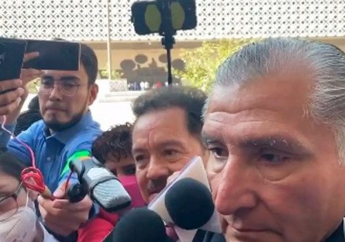 Entrega Ad&aacute;n Augusto el Plan B en materia electoral