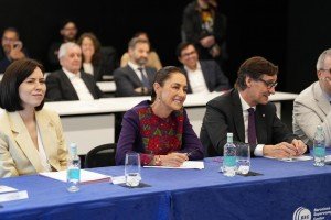 Sheinbaum recorre Centro Nacional de Supercomputaci&oacute;n de Barcelona