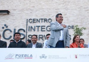 Inaugura Sergio Salomón CIS de Tepeaca y toma protesta a Clúster de Mármol y Onix