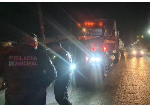 Recupera policía de San Andrés Cholula tractocamión robado