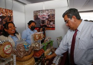 Promueve gobierno de Puebla iniciativas para fortalecer empoderamiento económico de mujeres: Sergio Salomón
