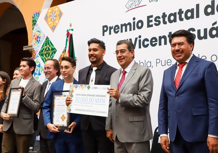 Los j&oacute;venes cuentan con respaldo del gobierno estatal para alcanzar objetivos: Sergio Salom&oacute;n