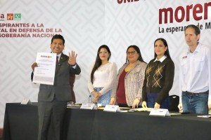 Carlos Augusto P&eacute;rez oficializa su registro en el proceso interno de Morena en Tlaxcala
