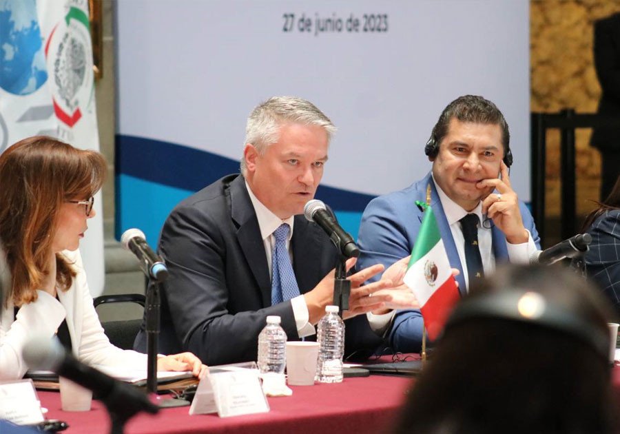 Armenta, comprometido a promover una mayor representación de las mujeres en puestos de liderazgo