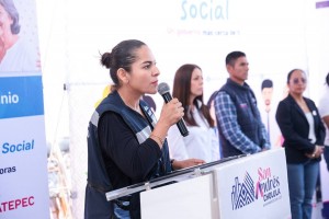 Acerca Lupita Cuautle atenci&oacute;n integral a familias de San Francisco Acatepec