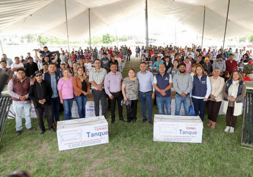 Realiza Mundo Tlatehui tercera entrega de calentadores solares del Programa Presupuesto Participativo