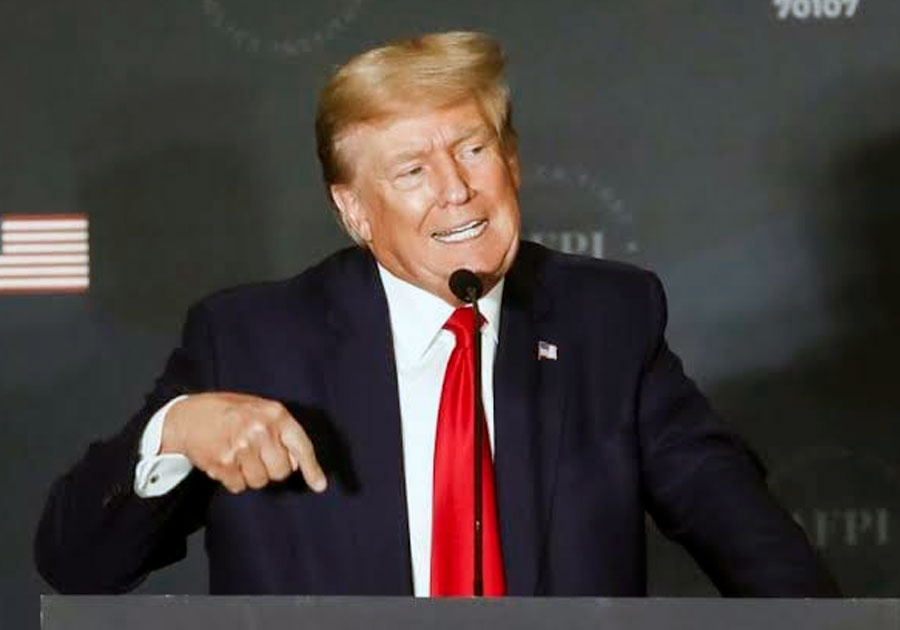 Trump regresa a Washington desde su partida de la Casa Blanca