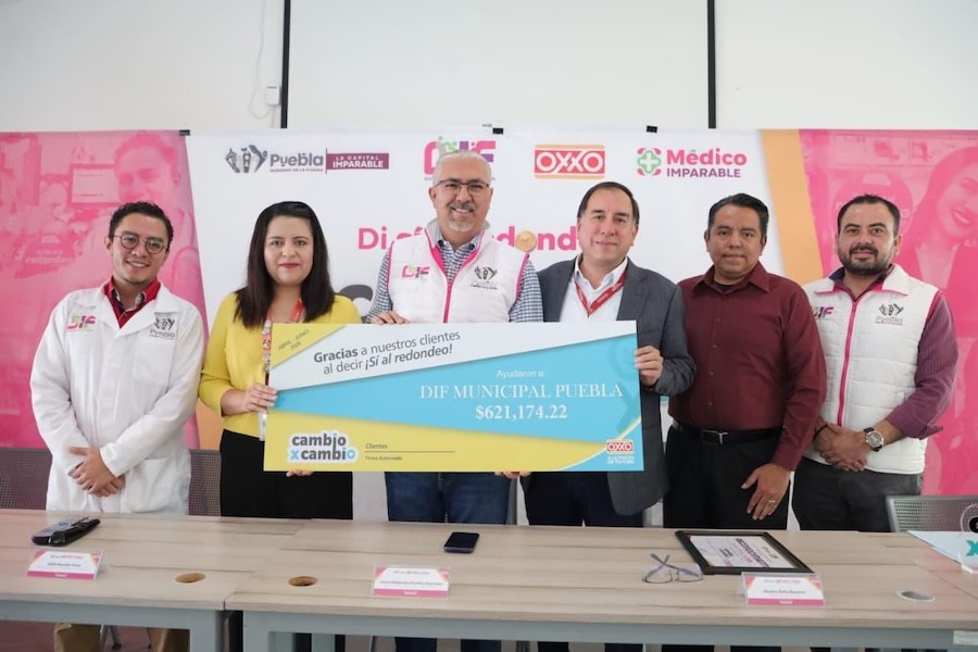 Recibe DIF Puebla Capital donativo por más de 600 mil pesos por la campaña "Di sí al redondeo, cambio por cambio" de Oxxo
