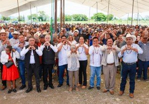 En Huatlatlauca, Gobierno de Puebla entrega más de 11 mdp en insumos para el campo