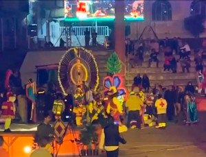 Voladora de Huauchinango muere al caer durante Feria de Las Flores
