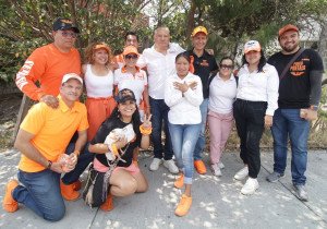 Fernando Morales visita el tianguis de &quot;Los Lavaderos&quot;