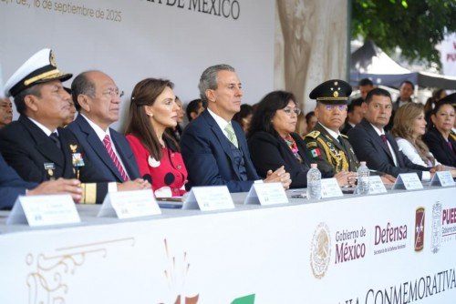 Asiste Pepe Chedraui al Desfile Cívico -Militar por el 215 Aniversario de la Independencia