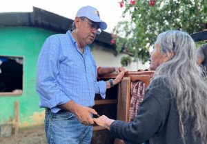 Acude Sergio Salomón a Venustiano Carranza para verificar daños por inundaciones