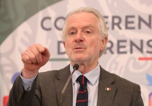 Iracundo Creel reta a Morena a que lo destituyan como presidente de la Cámara de Diputados