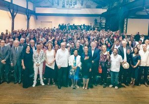 Cientos de cient&iacute;ficos, artistas y acad&eacute;micos se siguen sumando al manifiesto de apoyo a Claudia Sheinbaum