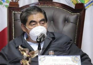 Notarios dejaron pasar empresas “fantasma”: Barbosa