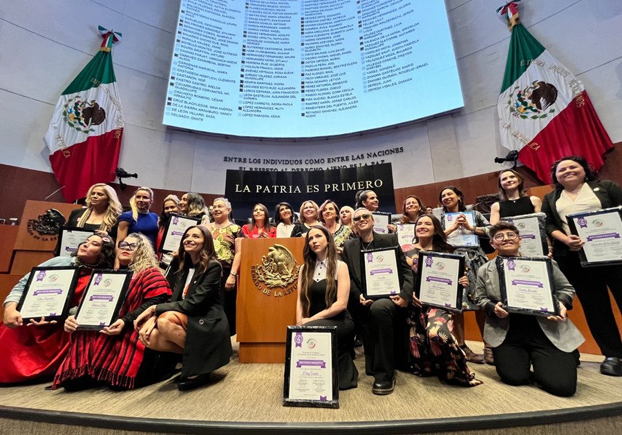 Senado de la República entrega reconocimientos para 27 compositoras y cantautoras