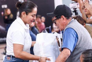 Impulsa Lupita Cuautle el bienestar social con la primera entrega de apoyos alimentarios 2026
