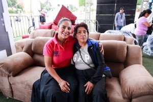 Celebra Lupita Cuautle a miles de madres sanandrese&ntilde;as con m&uacute;sica, regalos y convivencia familiar