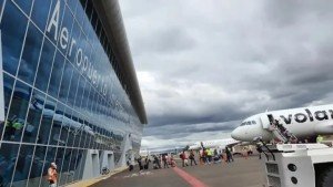 Pasajero de Volaris muere durante vuelo procedente de Baja California
