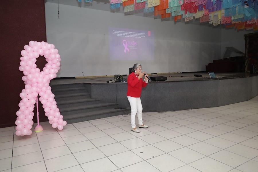 Encabeza Lupita Fernández jornadas de prevención y detección oportuna del cáncer de mama
