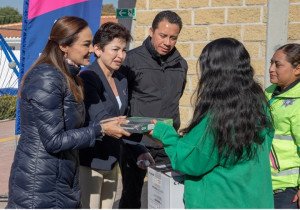 SMDIF Puebla dona incentivos para hijas e hijos de policías municipales de Puebla