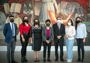 Celebra Lilia Cedillo entrega de certificaciones a la Facultad de Administración