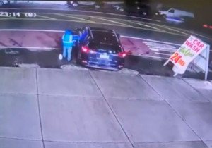 Arrollan a paisano en autolavado en Nueva York