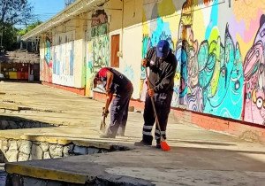 Continúan mantenimiento en mercados de Puebla capital