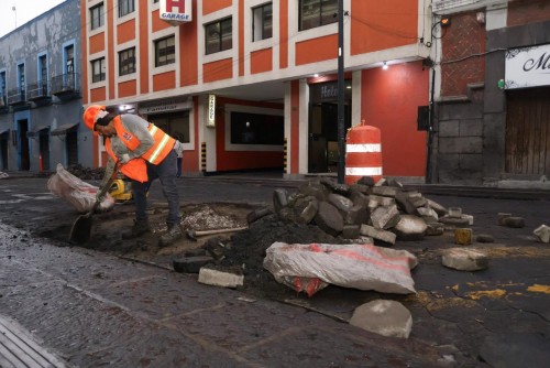 Realiza gobierno de Pepe Chedraui trabajos de bacheo en el Centro Hist&oacute;rico