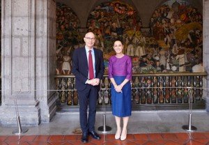 Claudia Sheinbaum recibe a Volker T&uuml;rk y abordan derechos humanos