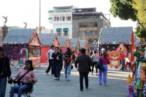 Gobierno de la Ciudad invita a visitar la Villa Artesanal Navide&ntilde;a 2025