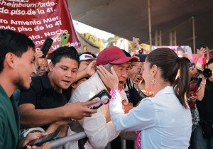 &ldquo;Vamos a seguir transformando M&eacute;xico&rsquo;&rsquo;: Claudia Sheinbaum asegura desde Amozoc, Puebla que continuar&aacute; con el rescate de los trenes de pasajeros como parte del segundo piso de la 4T