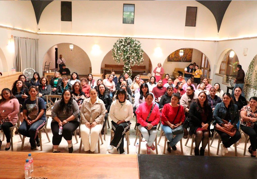 Mujeres de juntas auxiliares respaldan a Tonantzin Fern&aacute;ndez ante amenazas