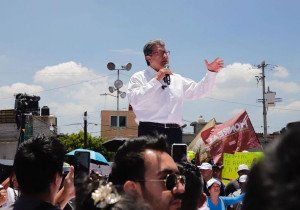 Monreal presenta &#039;Una oportunidad real&#039;, libro en el que da detalles de su carrera política