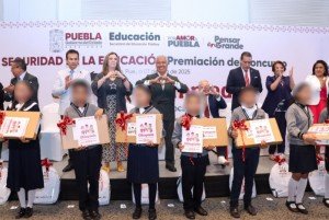 Reconocen a ganadores de la Olimpiada del Conocimiento 2025