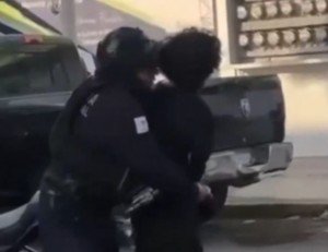 Ataque escolar en Michoac&aacute;n deja dos docentes muertas; detienen a menor