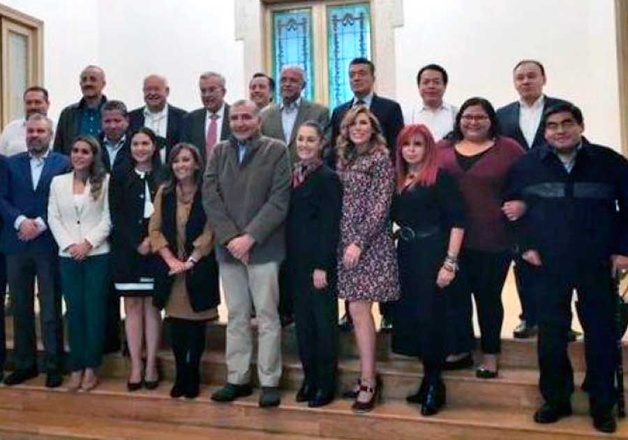 Gobernadores de Morena cierran filas en torno de AMLO