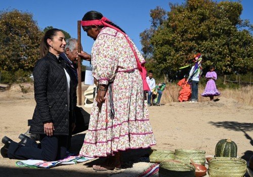 Claudia Sheinbaum reconoce y restituye tierras a comunidades rar&aacute;muris