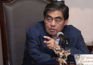 Ayudará Barbosa a encontrar solución para evitar huelga en Volkswagen