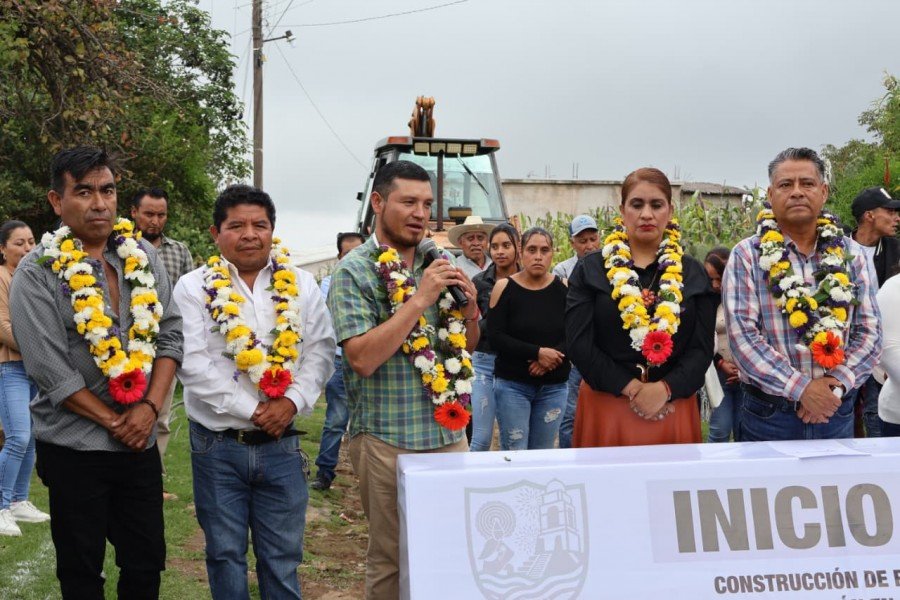 ¡Más obras para Xiutetelco! Presidente Baltazar Narciso impulsa la pavimentación con concreto hidráulico en San Isidro