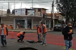 Atienden socavón, pero colonos reclaman falta de señalización y pavimentación