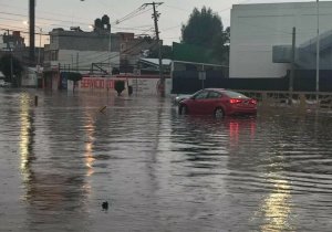 Inundaciones deja la intensa lluvia en Puebla capital