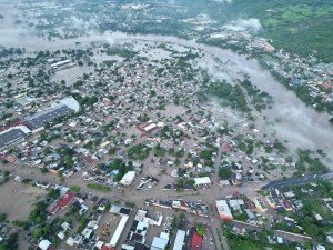 Poza Rica enfrenta inundación histórica por desbordamiento del río Cazones
