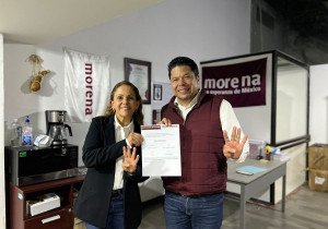 Oficializa Biestro su registro como aspirante para coordinar la 4T en Puebla capital