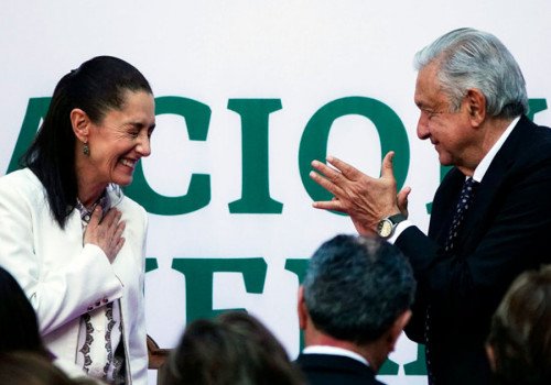 AMLO felicita a Sheinbaum por su pr&oacute;xima boda