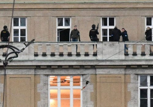 Deja 10 muertos y varios heridos en tiroteo en Universidad de Praga