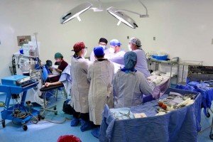 Cirugías gratuitas transforman vida de tres poblanos en el Hospital de Traumatología