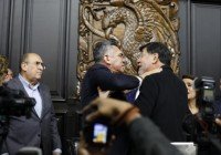 ¡Golpes en el Congreso!