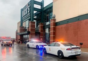 Deja tres muertos en tiroteo en centro comercial de EU